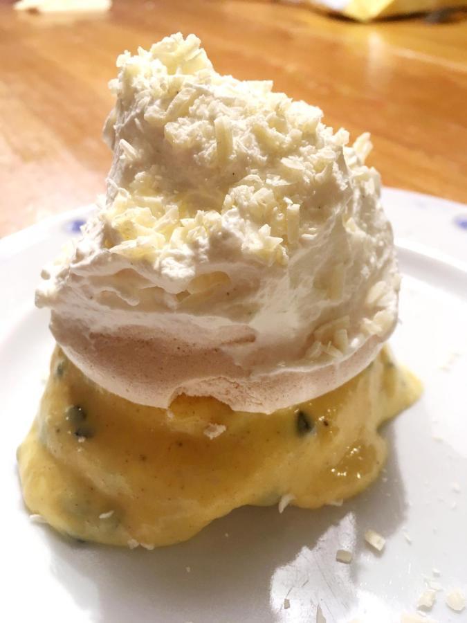 Le Sareymond Bed & Breakfast Menee ภายนอก รูปภาพ