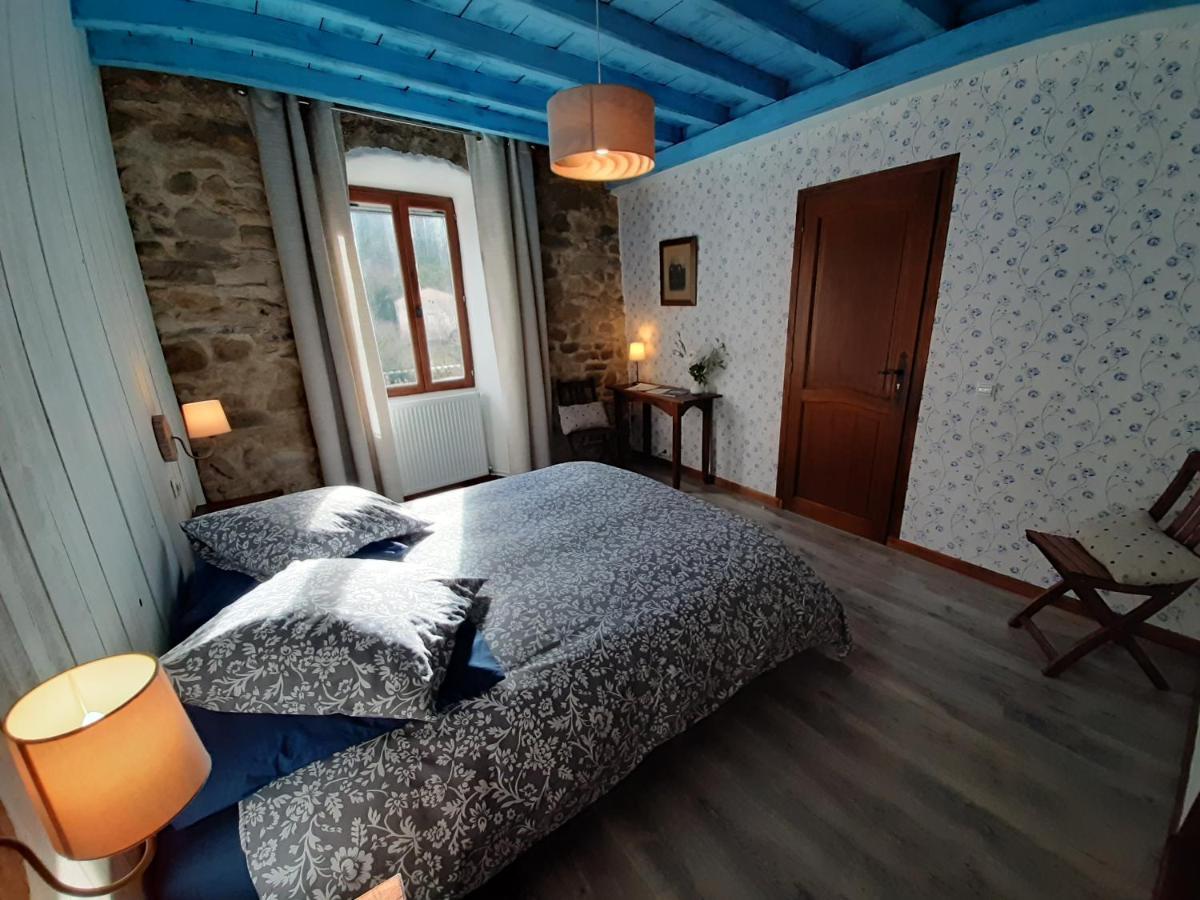 Le Sareymond Bed & Breakfast Menee ภายนอก รูปภาพ