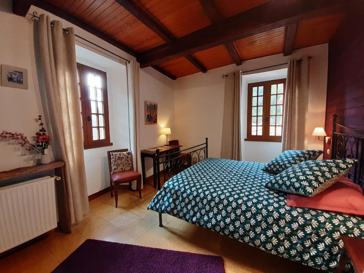 Le Sareymond Bed & Breakfast Menee ภายนอก รูปภาพ